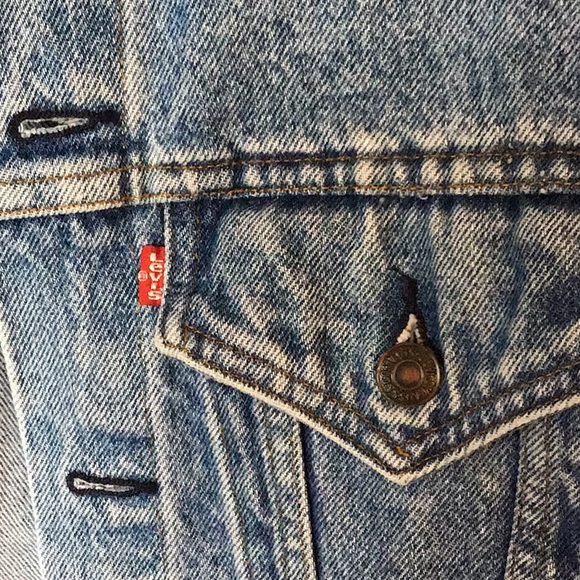 Levi’s Jean Jacket - Picture 3 of 11